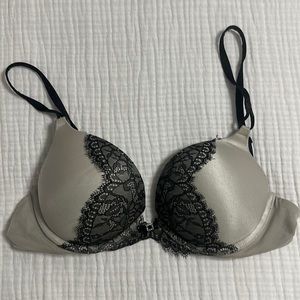 Victoria Secret Miraculous Plunge Bra